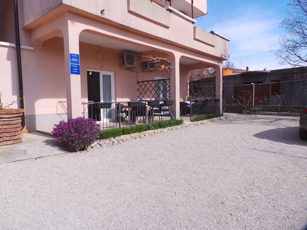Ferienwohnung mit Terrasse und Klimaanlage