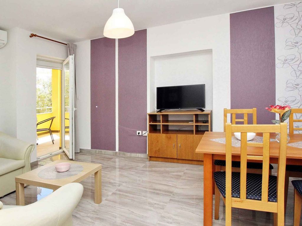 Ferienwohnung mit Terrasse und Klimaanlage