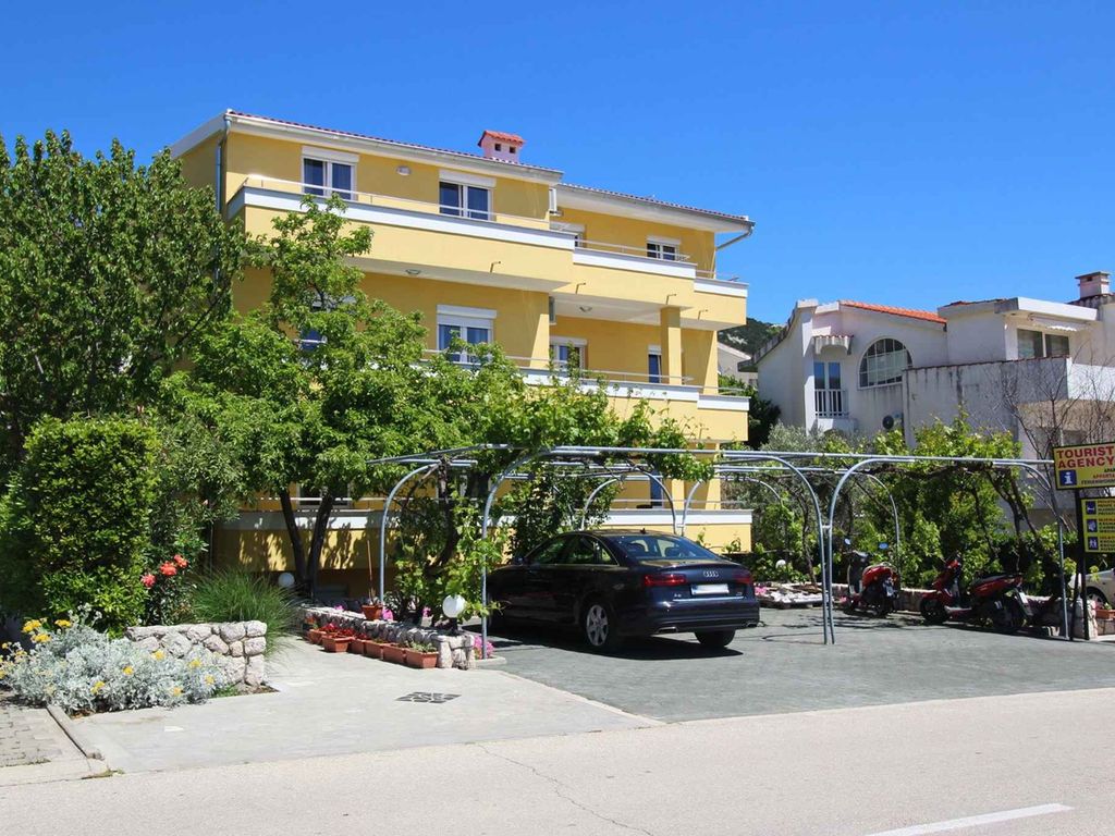 Ferienwohnung mit Balkon und Klimaanlage