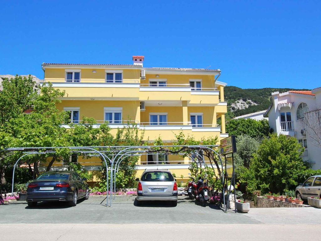 Ferienwohnung mit Balkon und Klimaanlage