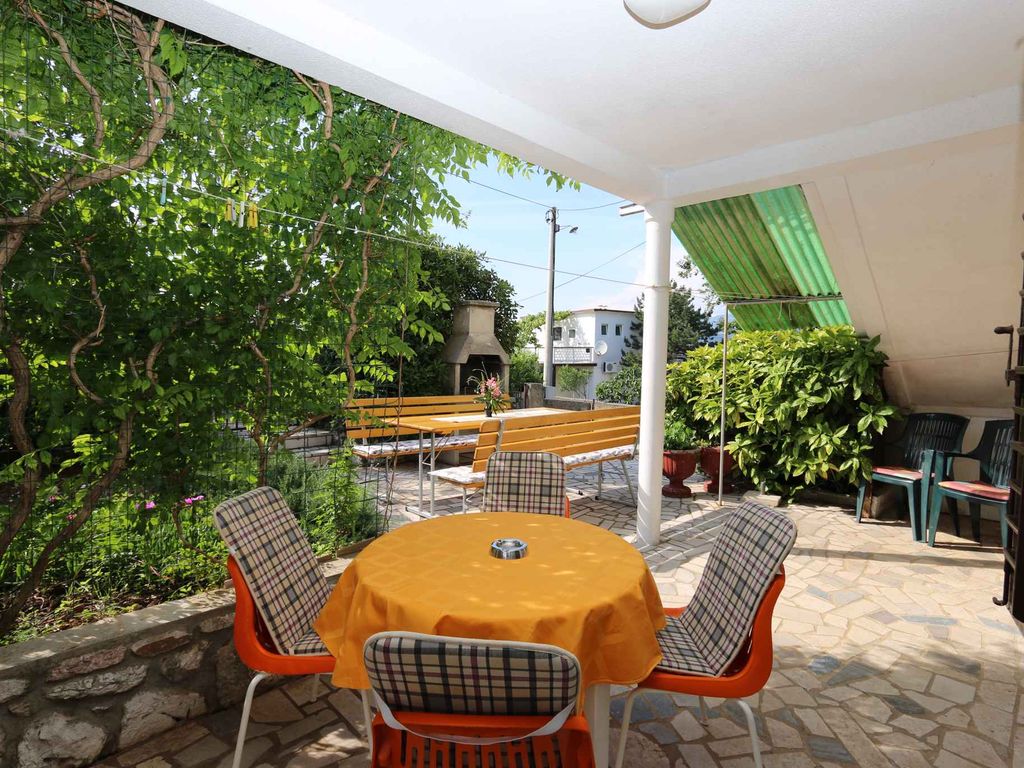 Ferienwohnung mit Klimaanlage und Terrasse