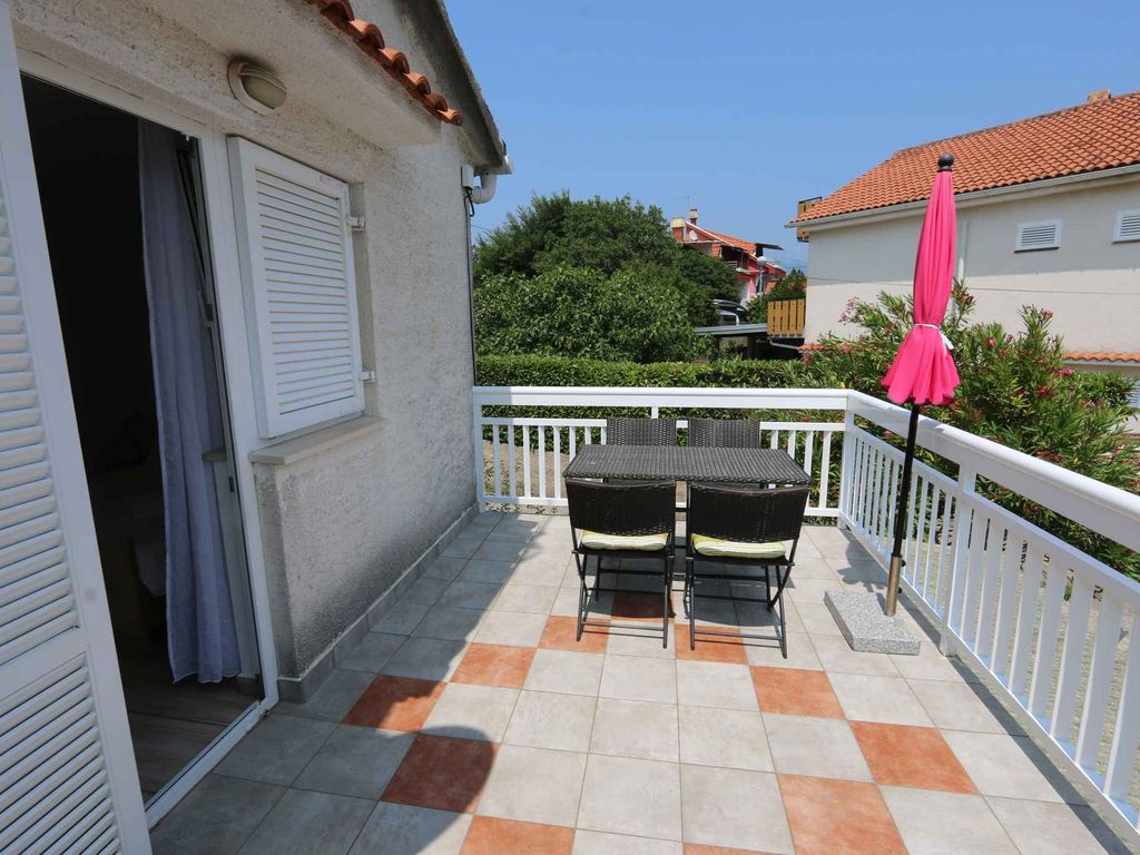 Ferienwohnung mit Klimaanlage und Balkon
