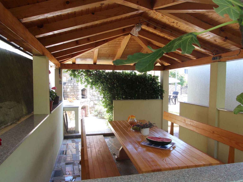 Studio mit Klimaanlage und Balkon