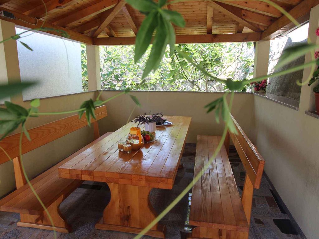 Studio mit Klimaanlage und Balkon