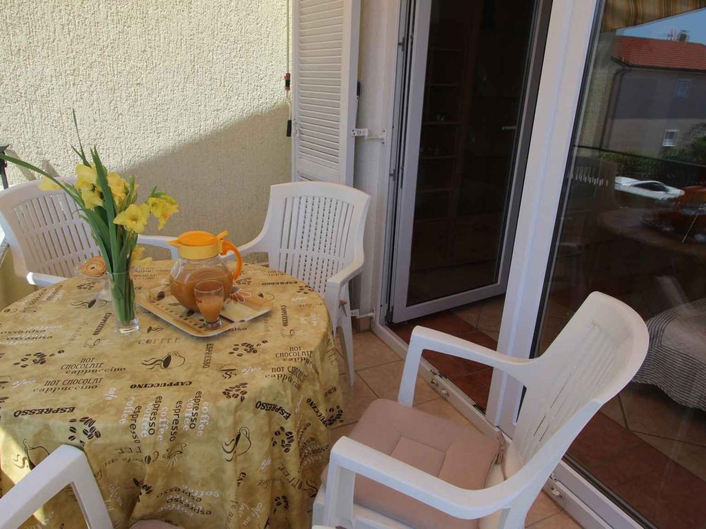 Ferienwohnung mit Klimaanlage und Balkon