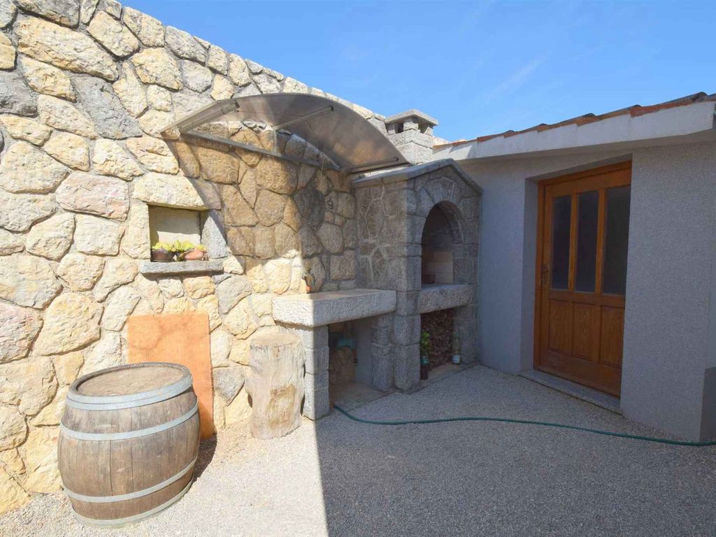 Studio mit Klimaanlage in einem Steinhaus