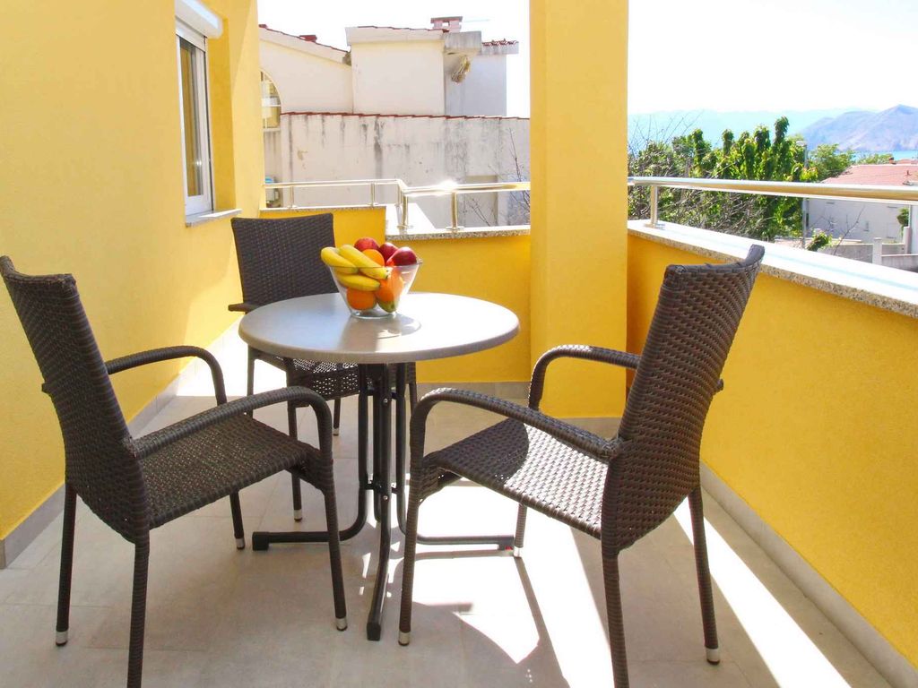 Ferienwohnung mit Klimaanlage und Balkon