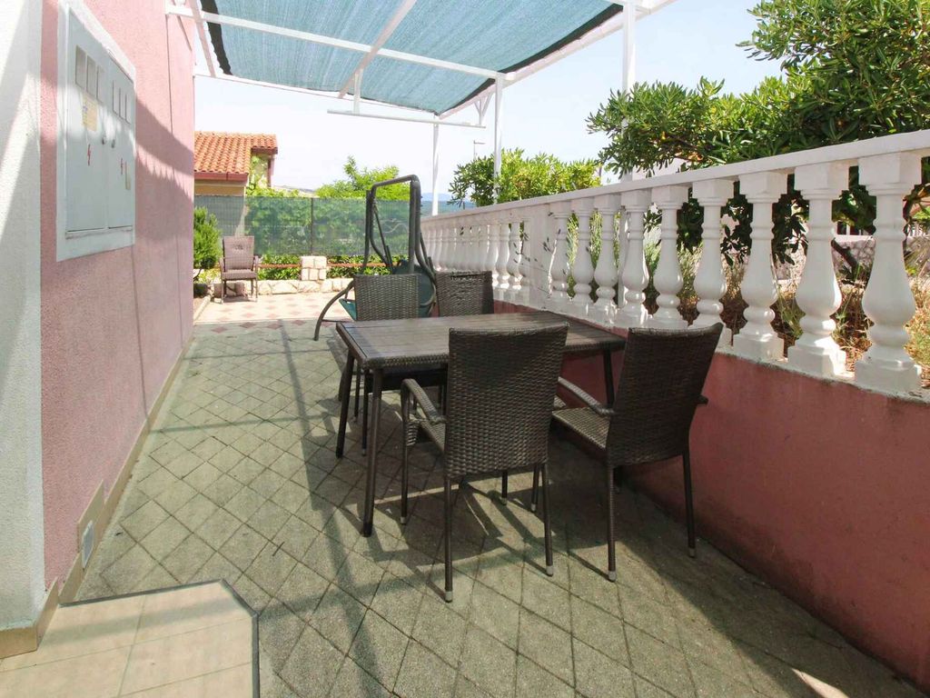 Ferienwohnung mit Klimaanlage und Terrasse