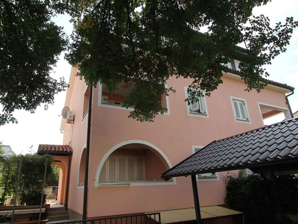 Ferienwohnung mit Klimaanlage und Balkon