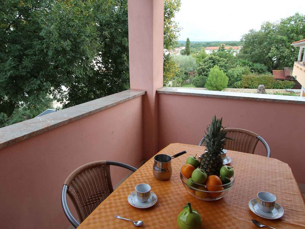 Ferienwohnung mit Klimaanlage und Balkon