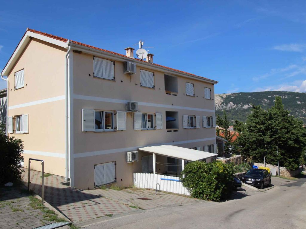 Ferienwohnung mit Terrasse und Klimaanage