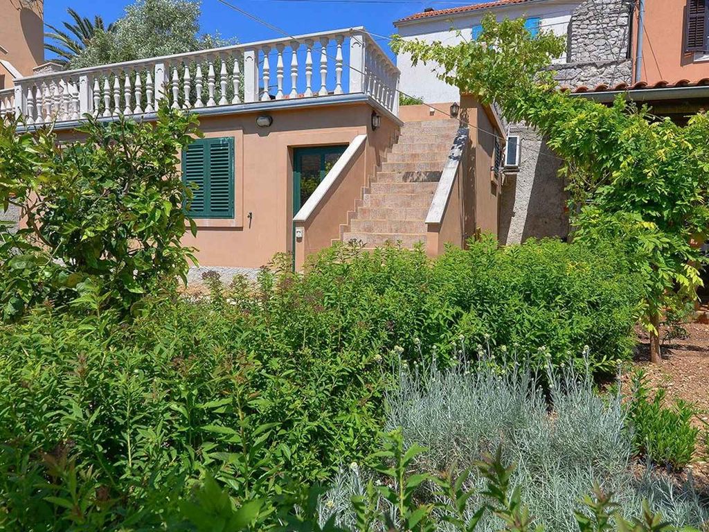 Ferienwohnung mit Terrasse und Klimaanlage