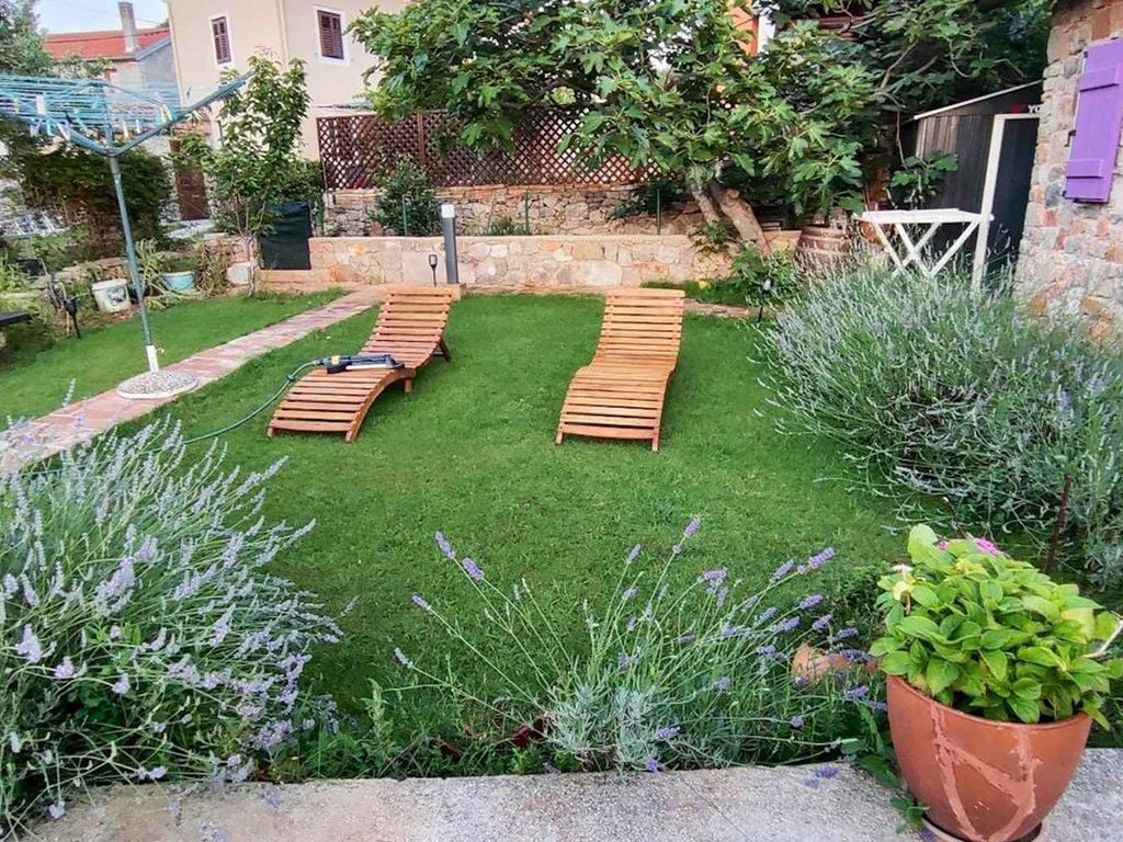Ferienhaus mit Terrasse und Grill