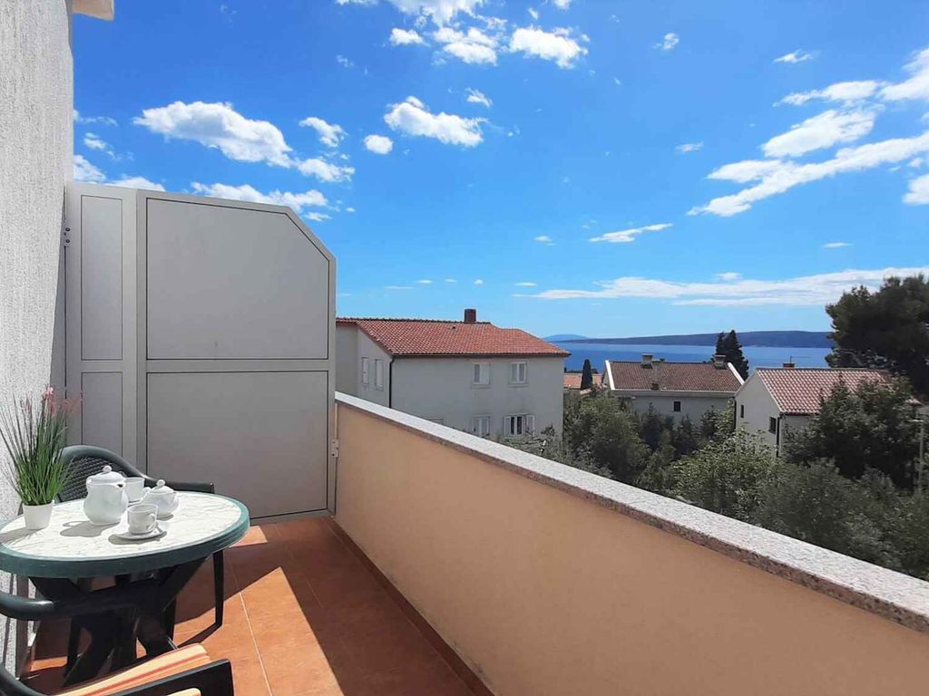Studio mit Balkon