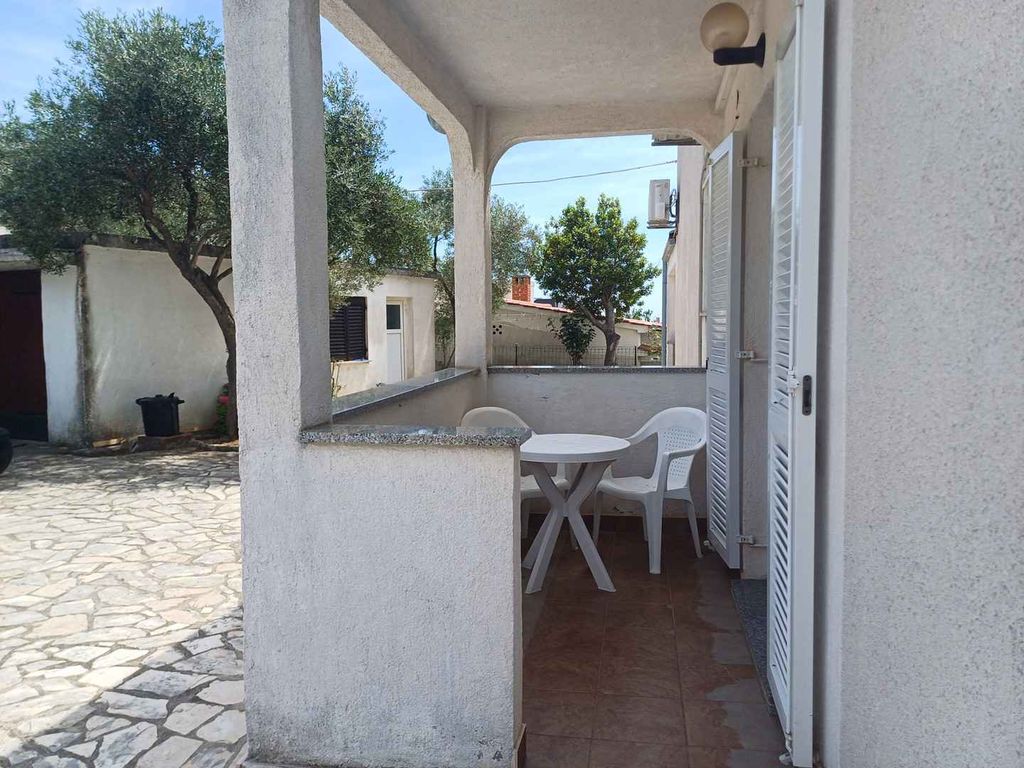 Studio mit Balkon