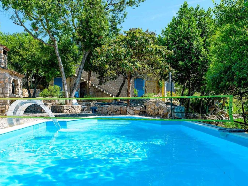 Ferienhaus Boris -kuća za odmor sa bazenom