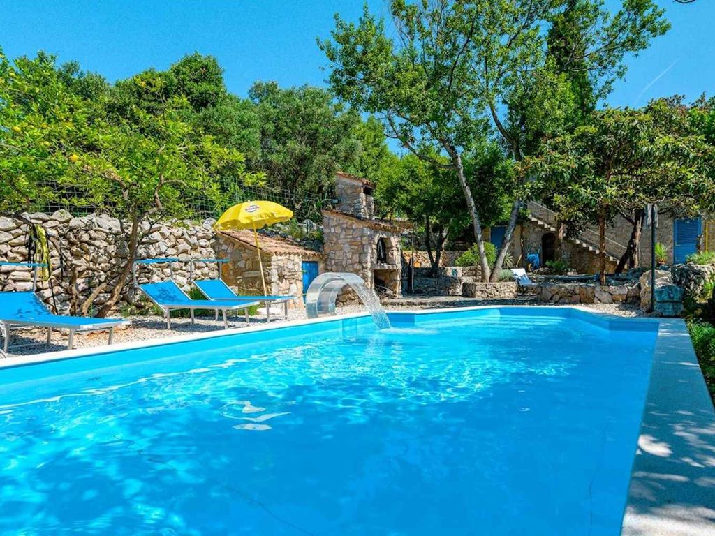 Ferienhaus Boris -kuća za odmor sa bazenom