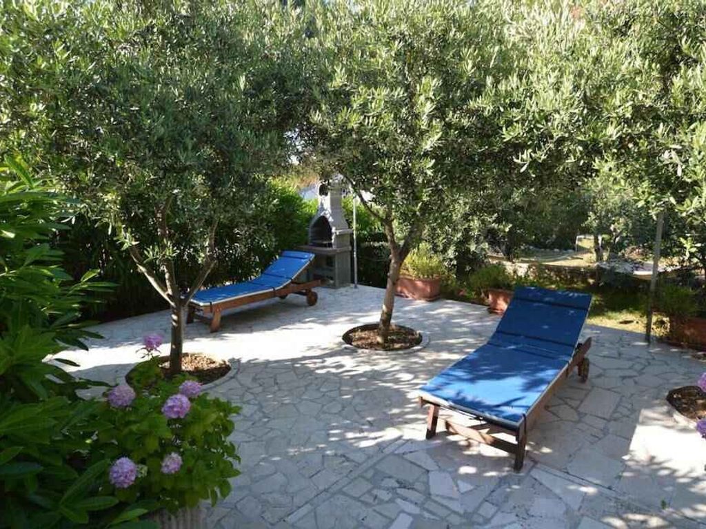 Ferienwohnung mit Terrasse und Grill
