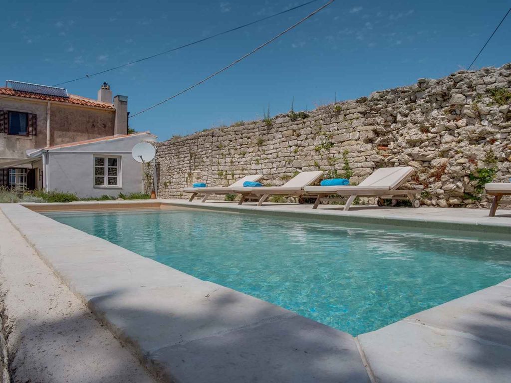 Villa mit Klimaanlage und Pool