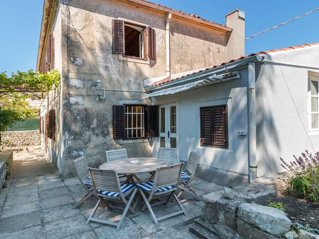 Villa mit Klimaanlage und Pool