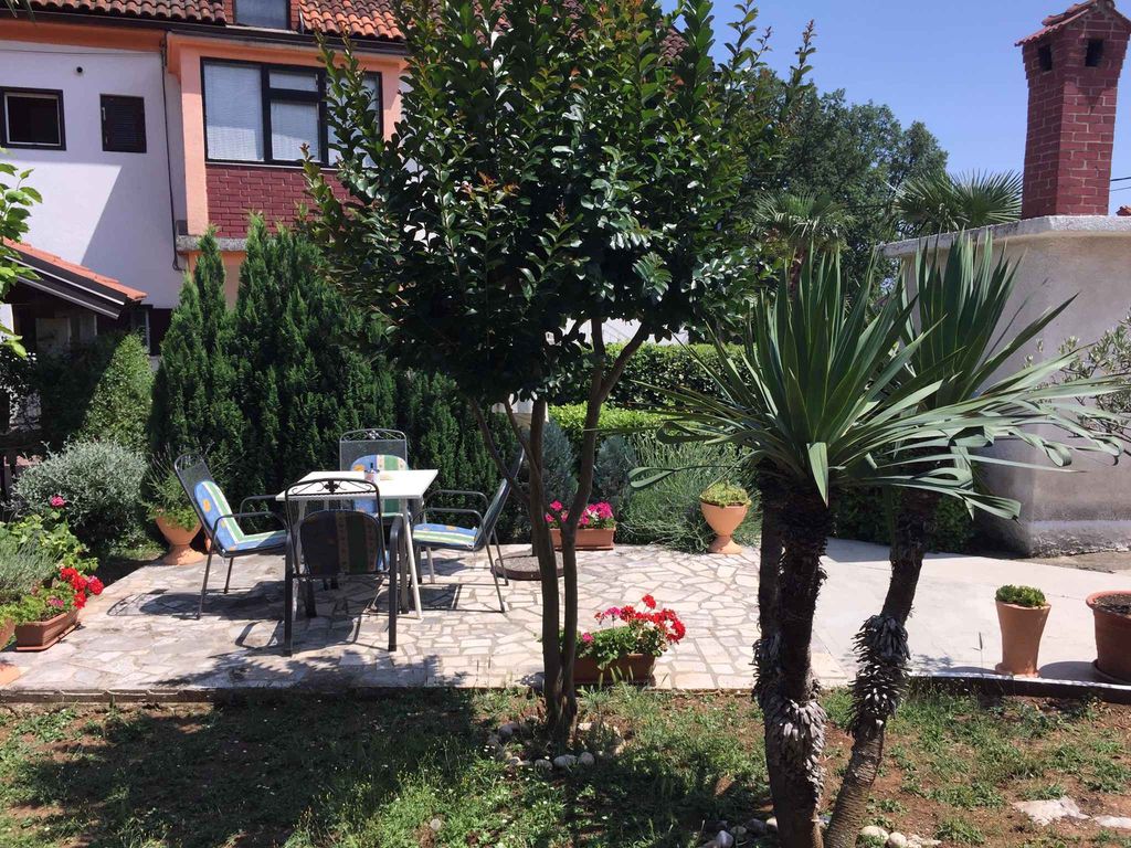 Ferienwohnung mit Terrasse und Klimaanlage