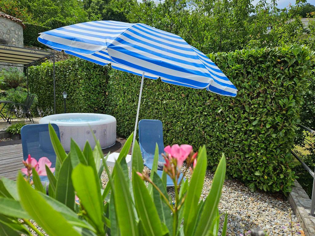 Ferienhaus mit Meerblick, Whirlpool und Grill
