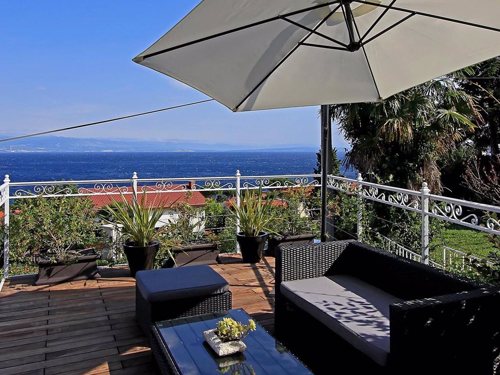 Ferienwohnung mit Terrasse und Pool