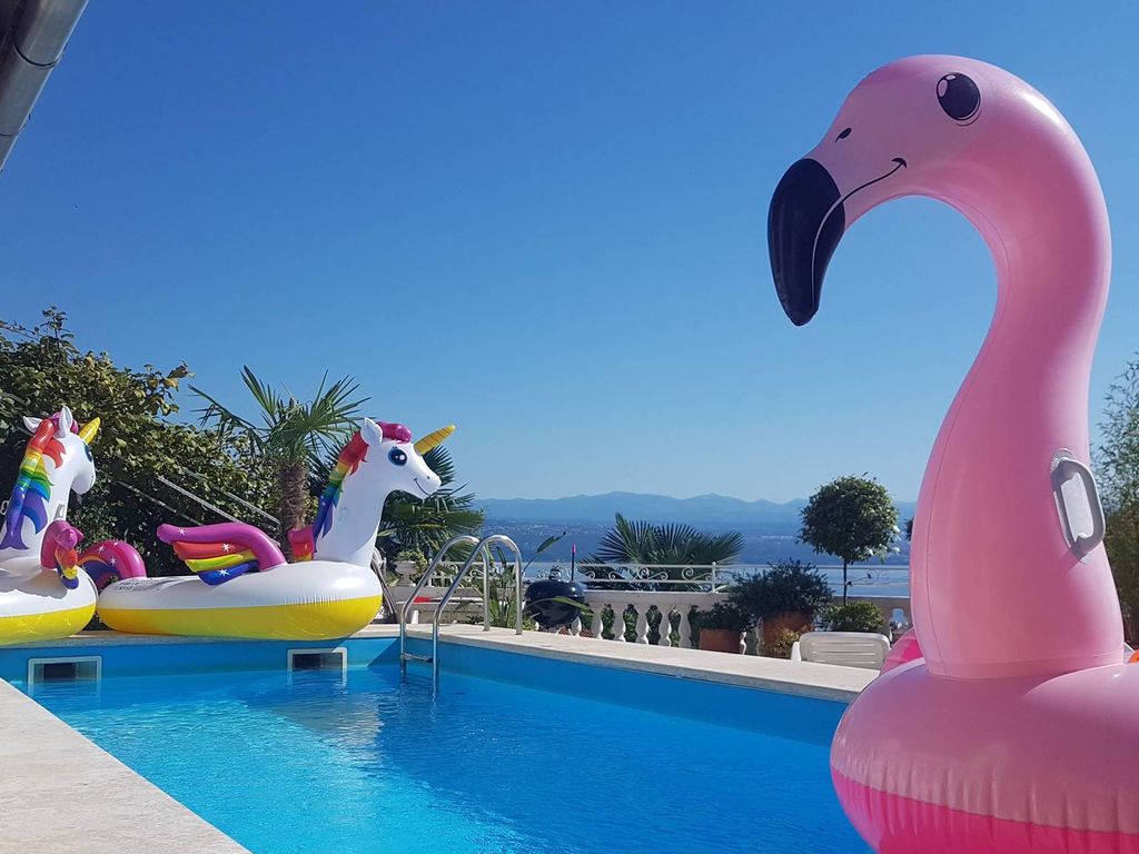 Ferienwohnung mit Terrasse und Pool