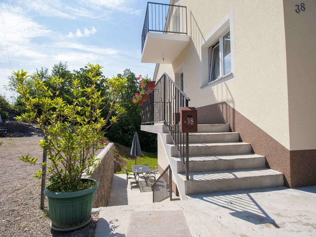 Ferienwohnung mit Terrasse und Grill