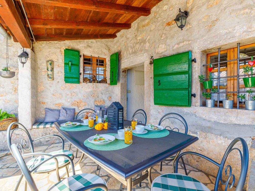 Ferienhaus mit Klimaanlage, Privatpool und Meerespanorama