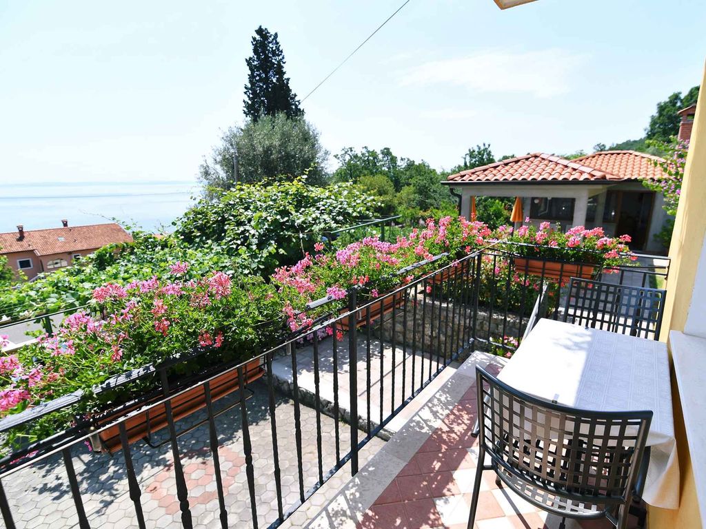 Ferienwohnung mit Terrasse in Meernähe