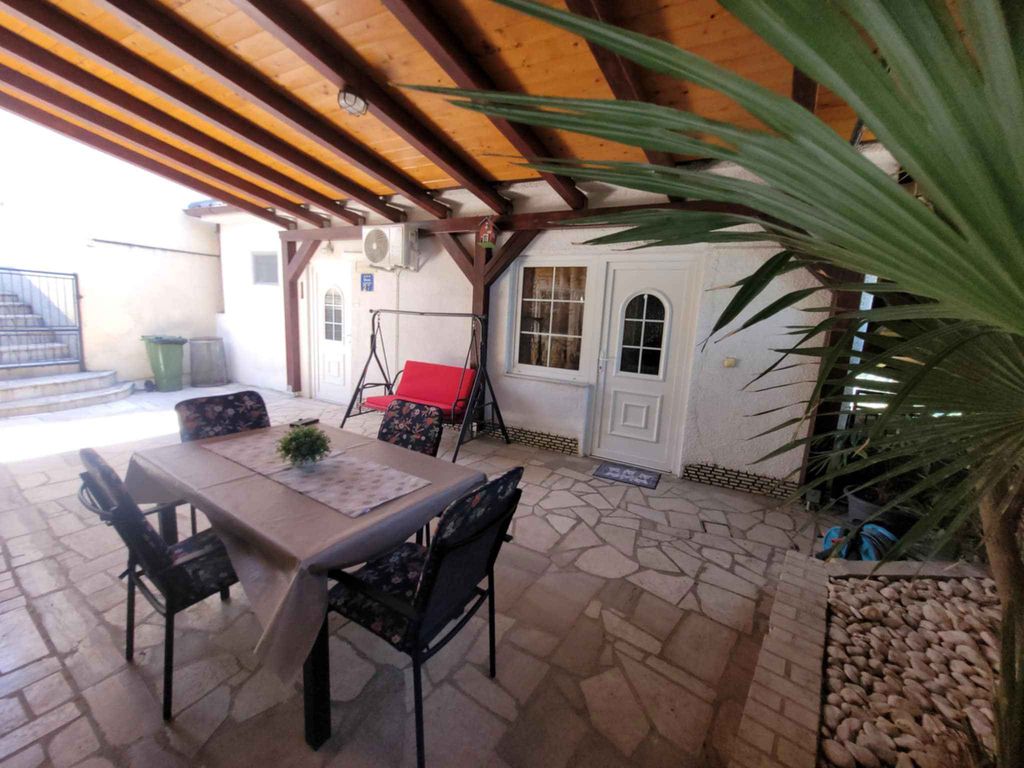 Ferienwohnung mit eigene große Terrasse