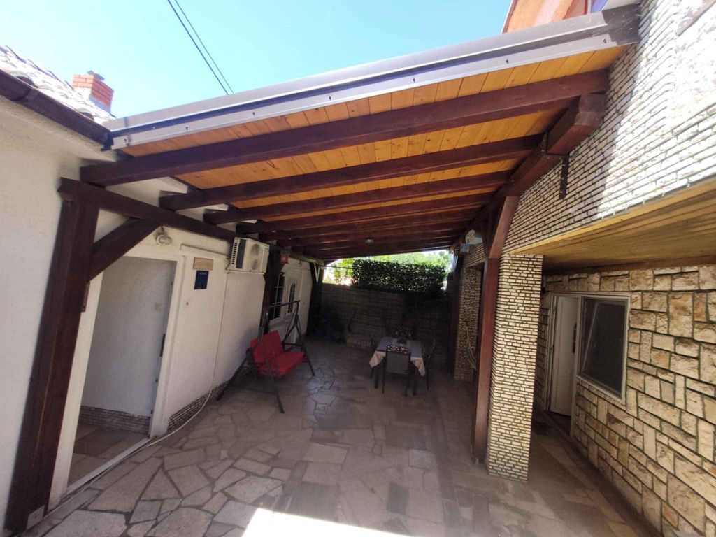 Ferienwohnung mit eigene große Terrasse