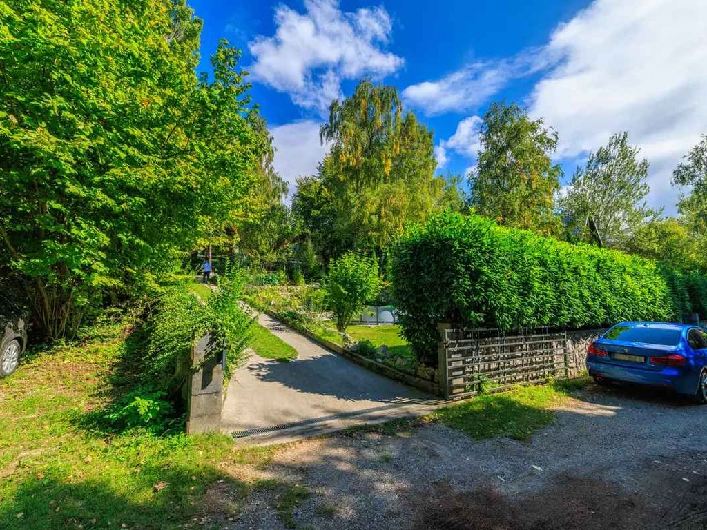 Ferienhaus mit Whirlpool und Garten