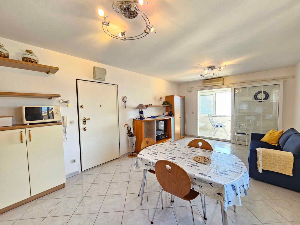 Ferienwohnung 50 m zum Meer, für 2-4 Pers im 2. OG mit 45 m², Klima, Tv