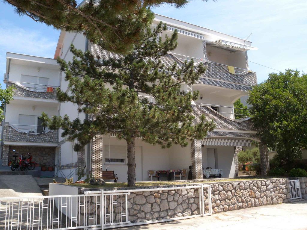 Ferienhaus mit Klimaanlage, Balkon und Meerblick 150 m vom Strand