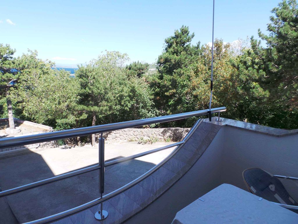 Ferienhaus mit Klimaanlage, Balkon und Meerblick 150 m vom Strand