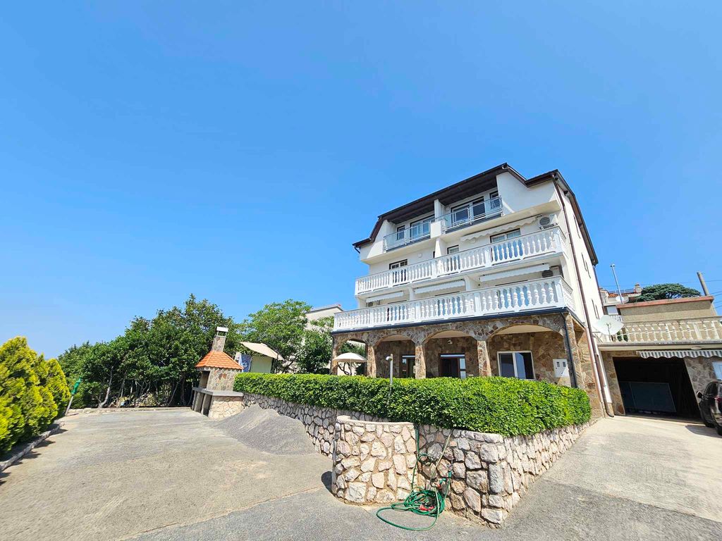Ferienwohnung mit Meerblick und privatem Parkplatz