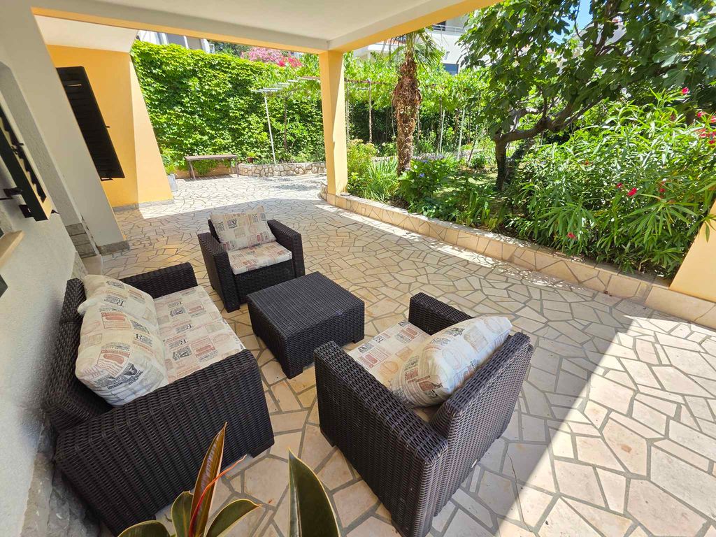 Ferienwohnung mit Garten, Klima, Internet und Sat-TV