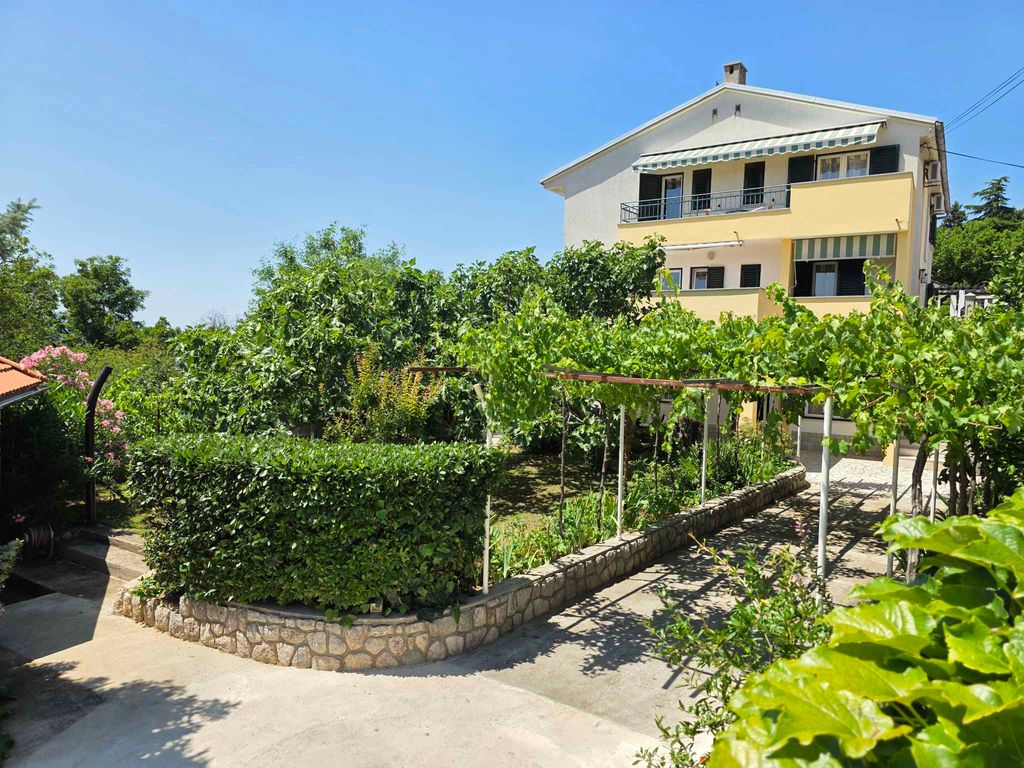 Ferienwohnung mit Garten, Klima, Internet und Sat-TV
