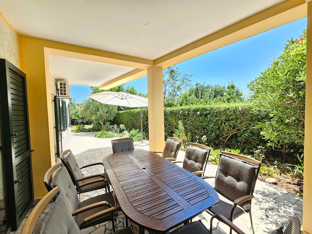 Ferienwohnung mit Garten, Klima, Internet und Sat-TV
