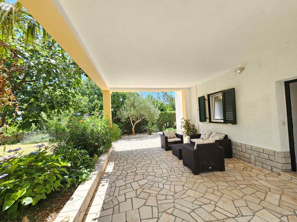 Ferienwohnung mit Garten, Klima, Internet und Sat-TV