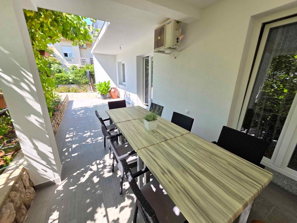 Ferienwohnung mit Terrasse und Klima