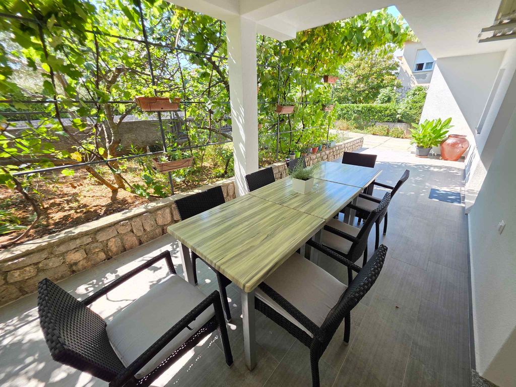 Ferienwohnung mit Terrasse und Klima