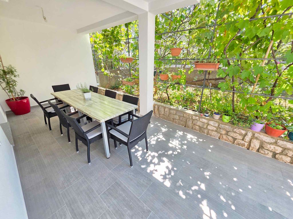 Ferienwohnung mit Terrasse und Klima