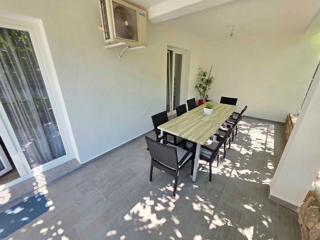 Ferienwohnung mit Terrasse und Klima
