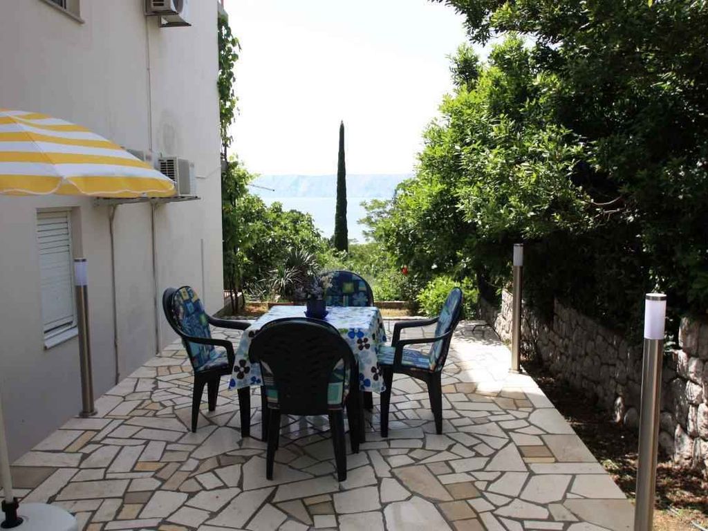 Ferienwohnung mit Whirlpool und gemütlicher Terrasse