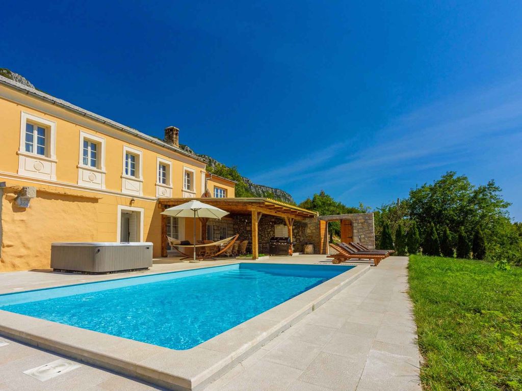 Ferienhaus mit Klimaanlage und Pool