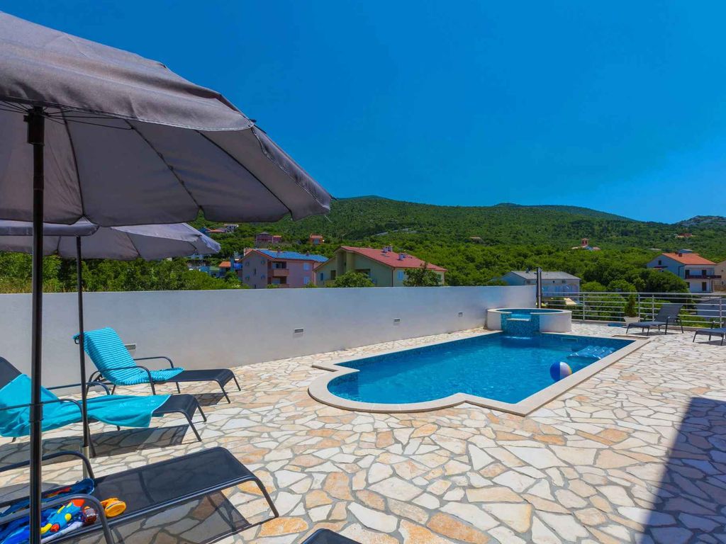 Ferienwohnung mit Pool und Jacuzzi
