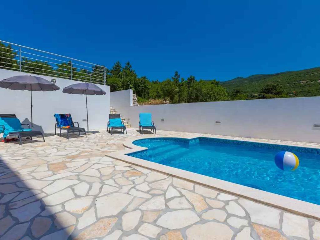 Ferienwohnung mit Pool und Jacuzzi